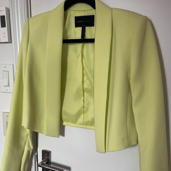 BCBG cropped blazer, neon yellow, size medium - Picture 4 of 7